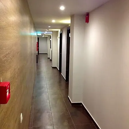 Maison Hotel 3*