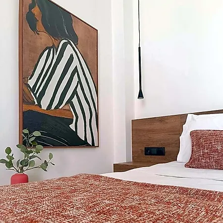 Maison Hotel 3*