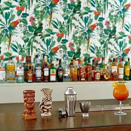 Maison Hotel 3*